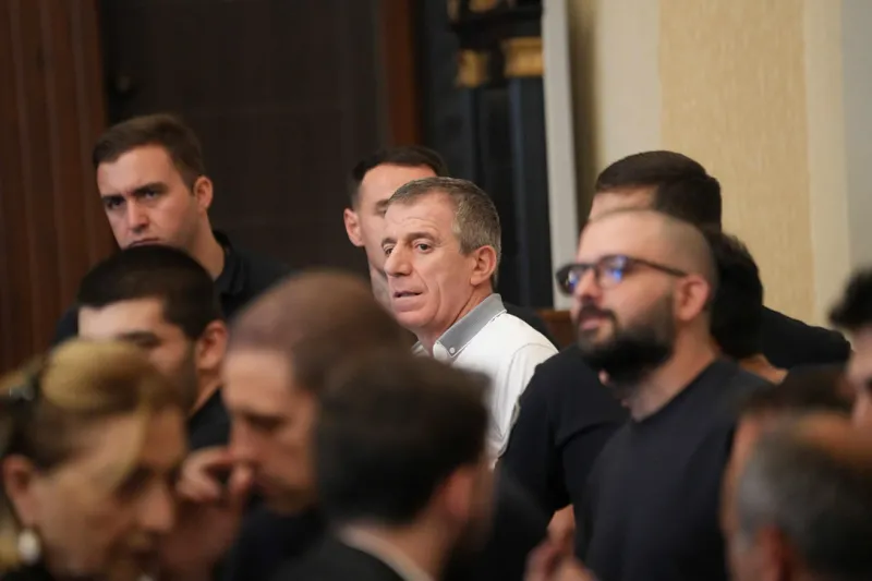 მოსამართლემ ანდრო ჭიჭინაძე, ონისე ცხადაძე და კიდევ 9 პირი კვლავ პატიმრობაში დატოვა