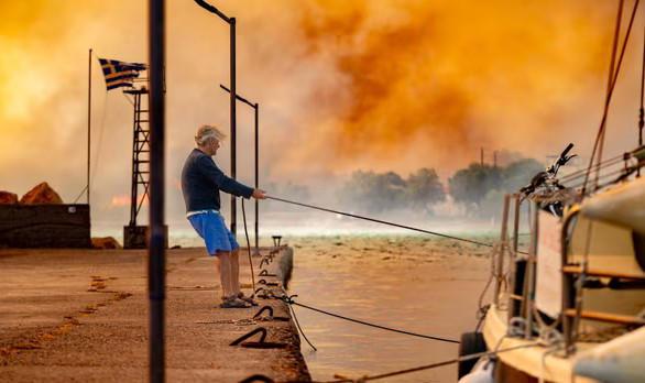 希腊野火：格鲁吉亚女性被指控犯有非故意纵火罪
