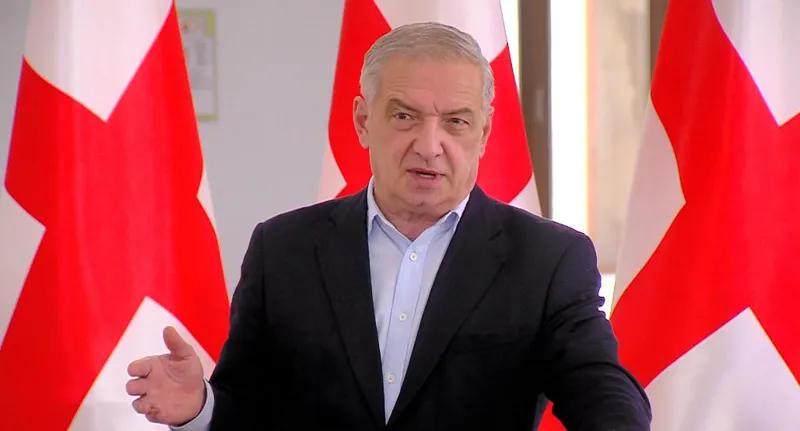 吉亚·沃尔斯基：阿列科·埃利萨什维利 真正擅长的就是身体和政治杂技！有时他用手站立，有时用耳朵站立，我甚至不会提到其他方向。