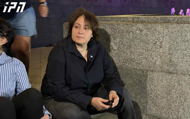 埃琳·霍什塔里亚开始绝食抗议