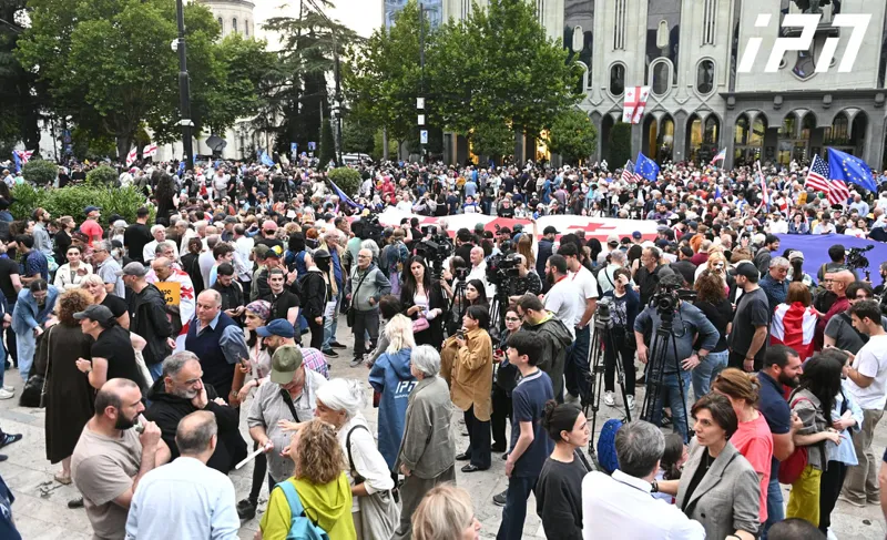 რუსთაველის გამზირზე საპროტესტო აქცია მიმდინარეობს - დაგეგმილია სიტყვით გამოსვლები, შეკრებილებს მიმართავს სალომე ზურაბიშვილი