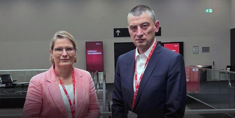 格奥尔基·加哈里亚会见德国司法部长