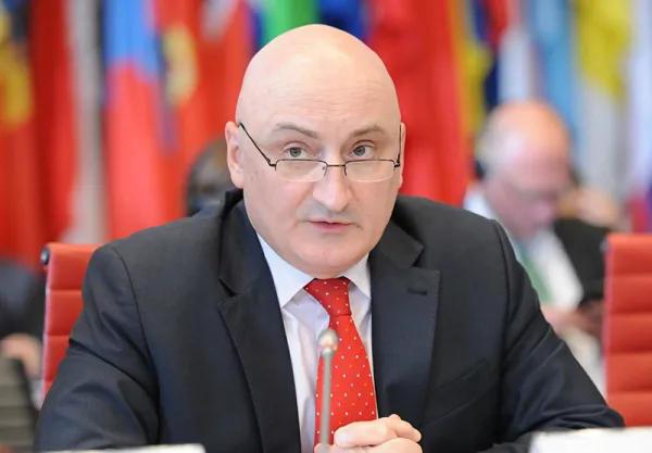 Davit Dondua 关于外交部重组：多年的积累机构记忆已被抛弃。