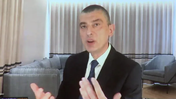 გიორგი გახარიას განცხადებით, კომისიის წევრების კითხვების მოსმენისას „ფსიქოთერაპიის სეანსზე ჰგონია თავი“, რაზეც წულუკიანმა უპასუხა, რომ ის „ფსიქოთერაპიას აღარ ექვემდებარება“