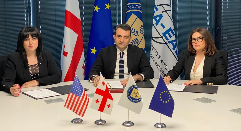 ადვოკატთა ასოციაციამ ჩიკაგო-კენტის ამერიკული სამართლის სკოლასთან ურთიერთთანამშრომლობის მემორანდუმი გააფორმა