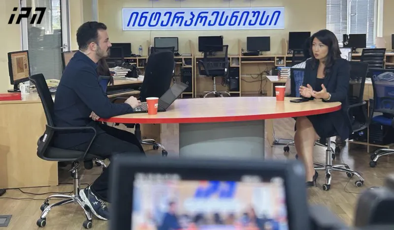 ტატა ხვედელიანი თორნიკე რიჟვაძის საქმეზე - „ქართული ოცნების“ რიგებში არსებულ კლანურ ბრძოლებს, კრიმინალური გარჩევები დაემატა - ხალხს მათ მიერვე მოპარული ფულის განაწილებას აყურებინებენ, რაც კრიმინალური გარჩევებით ხდება