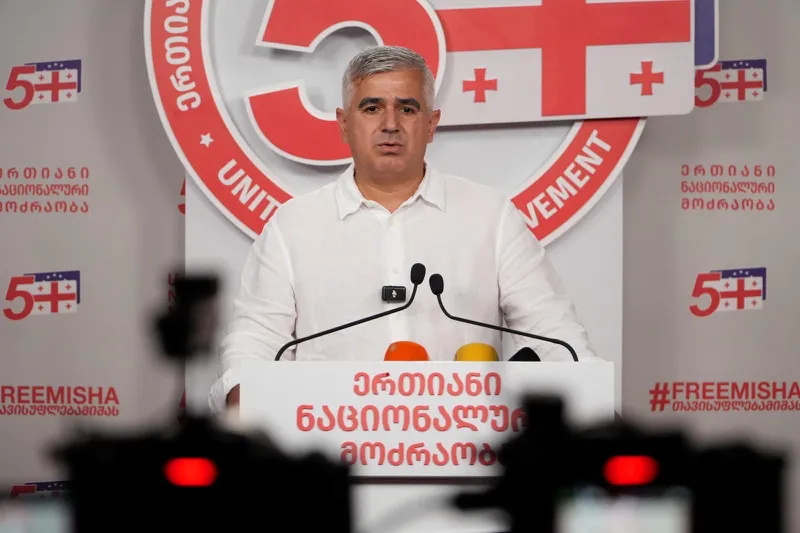 გიორგი ბოტკოველი - პირველ რიგში, თორნიკე რიჟვაძეს გამოჯანმრთელებას ვუსურვებ - იმედს ვიტოვებთ, რომ რაღაც სიმართლე გაირკვევა, თუმცა ამ ხელისუფლების პირობებში, იმედი ნაკლებად გვაქვს