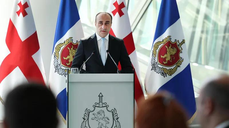 内政部长：深夜，作为在全国数十个地点进行的行动活动的结果，我们逮捕了34名个人，罪名涉及毒品；被拘留者包括格 鲁吉亚公民和外国公民。