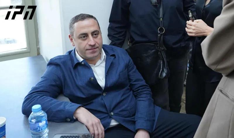 乔治·瓦沙泽提议，由萨洛梅·祖拉比什维利领导的反对派基于抵抗平台和8个不参加自治政府选举的政党，在一个共同名称下联合。