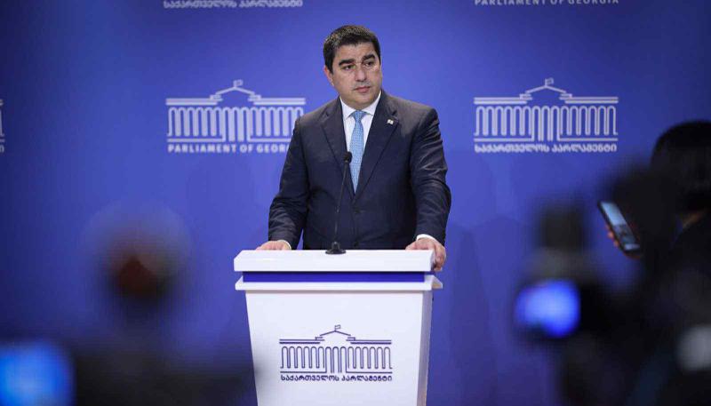 Shalva Papuashvili: 如果布鲁塞 尔的一个“自我”赞扬我们，另一个“自我”则向“透明国际”提供资助，以指责政府助长制裁逃避——这显示布鲁塞尔有双相障碍。