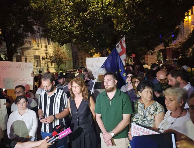 თბილისში, 19 ივლისს დაგეგმილი აქციის პარალელურად, ახალი არჩევნებისა და აქციებზე დაკავებულთა გათავისუფლების მოთხოვნით ბათუმშიც შეიკრიბებიან