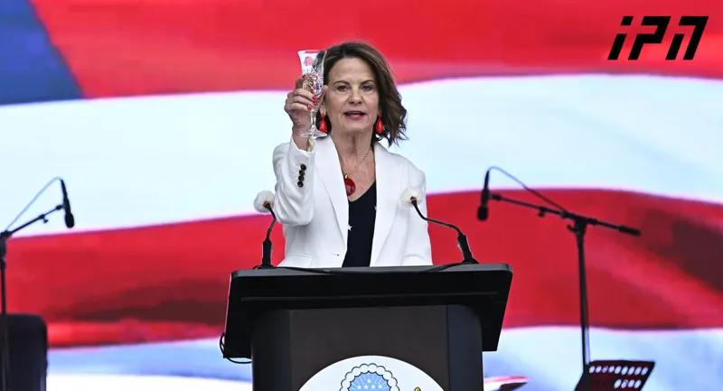 罗宾·邓尼根：美国人民和格鲁吉亚人民之间的纽带牢不可破，格鲁吉亚的位置在西方民主国家大家庭之中。我将我的心的一部分留在了格鲁吉亚！感谢你们为我打开家门，再见！