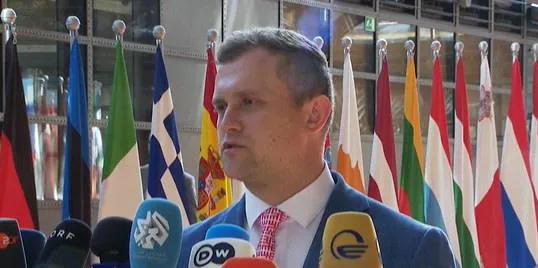 拉脱维亚外交部议会秘书：55个个人已被添加到拉脱维亚的不受欢迎人员名单中——我们从政治角度深表遗憾格鲁吉亚正在发生的事情。