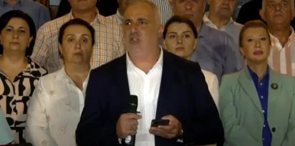„კოალიცია ცვლილებისთვის“ საკრებულოს დეპუტატები - არ ვაღიარებთ ამ თვითმმართველობის არჩევნებს, არ ვიღებთ მონაწილეობას, ვაღიარებთ მხოლოდ ახალ, რიგგარეშე, თავისუფალ საპარლამენტო არჩევნებს