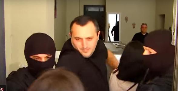 根据报道，在多利泽街正在进行特别行动，据报道这与一个呼叫中心有关。