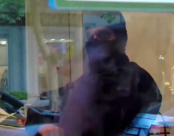 在第比利斯正在进行另一次特别行动，据报道，调查行动正在Green Queen Hotel进行。