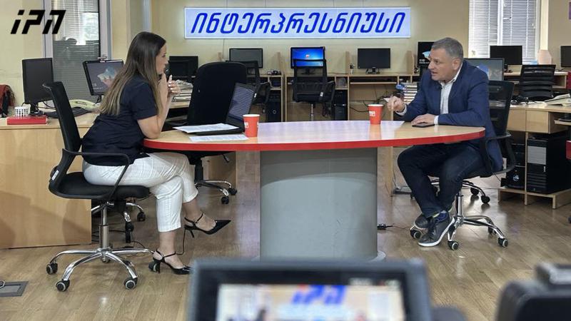 阿玛兹·阿赫夫列迪亚尼：进入伊万尼什维利称为地方选举的刑事程序不再  是反对；至于移民——埃克维特米·塔凯什维利返回后被契卡审问并死亡——我们知道是什么条件。