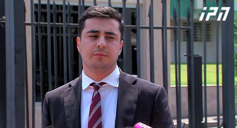 律师说，瓦西尔·姆克海泽，前国 防部长朱安舍尔·布尔丘拉泽的姐夫，不认罪。