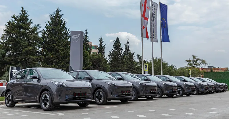 Geely Center Tegeta-მ „თბილისის სატრანსპორტო კომპანიას“ 11 ახალი ელექტრომობილი გადასცა