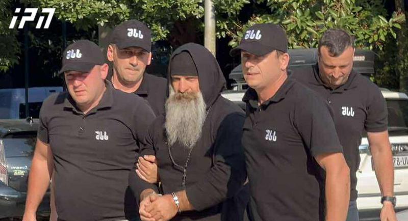 律师：Luka Kurtanidze 承认了四项指控中的一项，即家庭暴力，表达了悔意，但自己是严重挑衅的受害者——作为一个受尊敬的人，他寻求社会的宽恕。