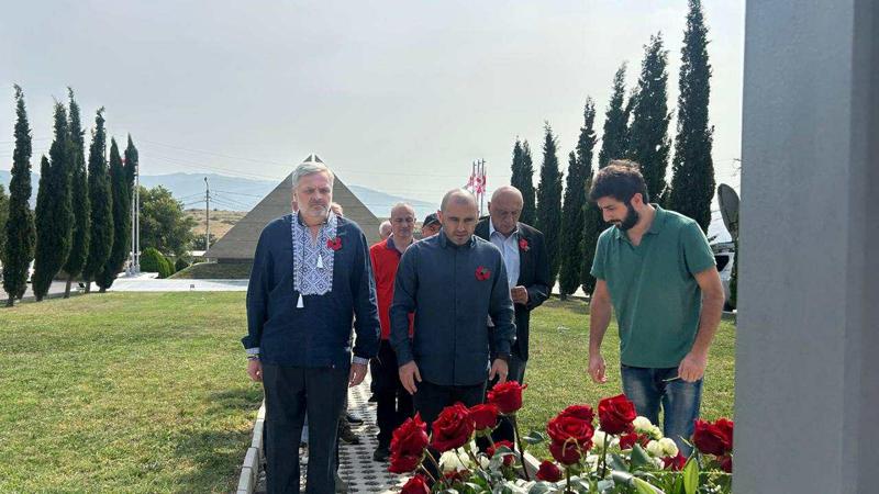 Levan Khabeishvili 关于八月战争：经过17年，我们与真正的俄罗斯政府进行了  一场不妥协的斗争——为了纪念这些战士的记忆，为了这些战士的灵魂，我们有义务战斗直到胜利！