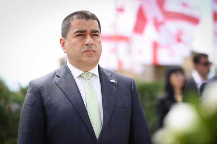 沙尔瓦·帕普阿什维利：我们与那些选择和平而非战争、选择对祖国的忠诚而非外国统治、选择未来而非过去的人民一起赢得了这些选举——我感谢每一位选民。