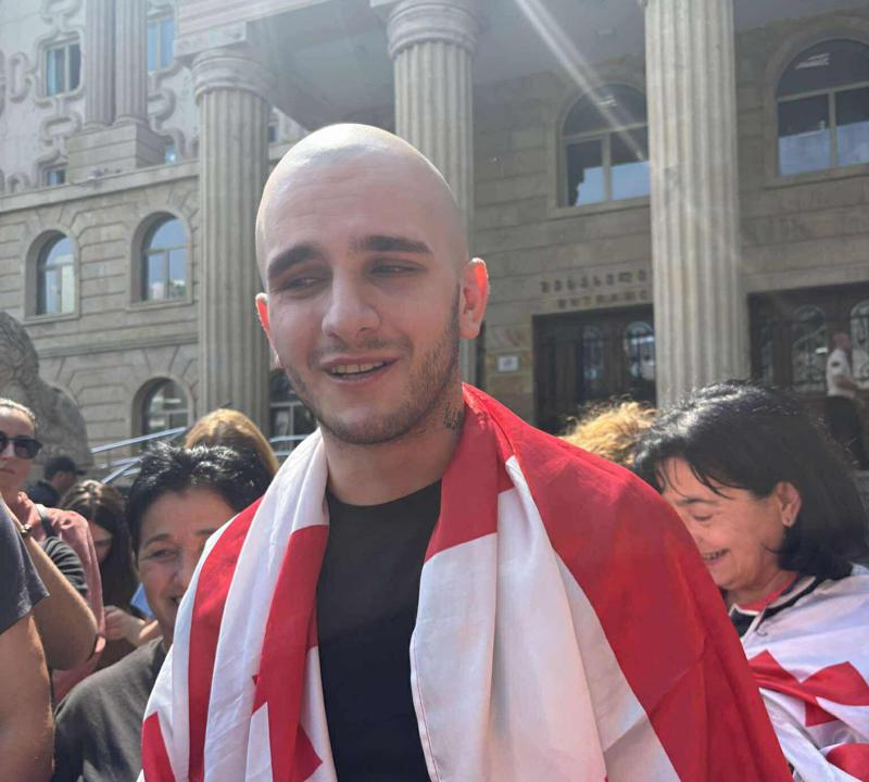 Tedo Abramov: 他们已经关押了太多无辜的人 - 我们会救你并帮助每一个人！ 我和你在一起，而且我很高兴。