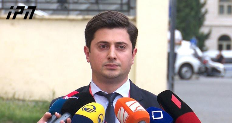 检察官：检察机关没有关于Tornike Rizhvadze返回的信息 - 由于他的健康状况，他在这个阶段还没有被讯问。