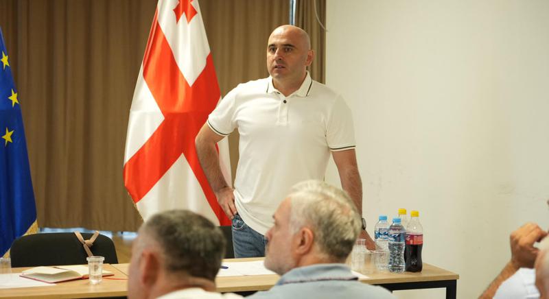 Levan Khabeishvili 关于 Melikishvili 大道的对抗：它与 Mdinaradze 协调了；他成为了“铁手”；这是 Ivanishvili 的歇斯底里，他的末日即将来临；回应必须是和平的——每天我们都会更多，而且在 10 月 4 日你们将不再在那里。