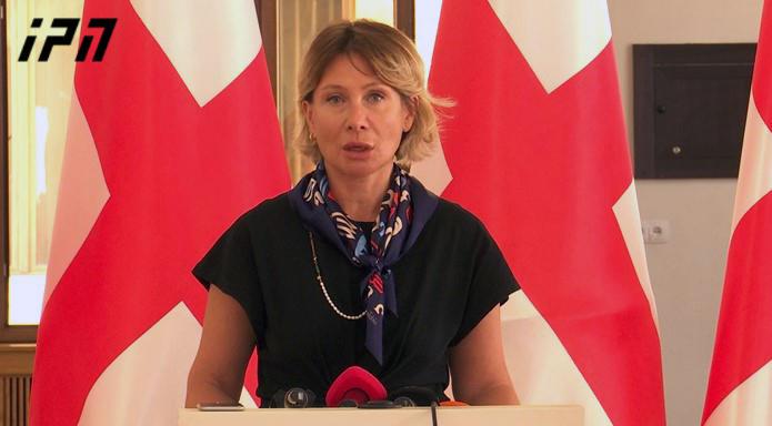 尼诺·齐洛萨尼：女性们是那些对我们的支持者咒骂得最响亮的人，并且行为最可耻；她们不是受害者，而是加害者——女性和男性都是法西斯主义者。