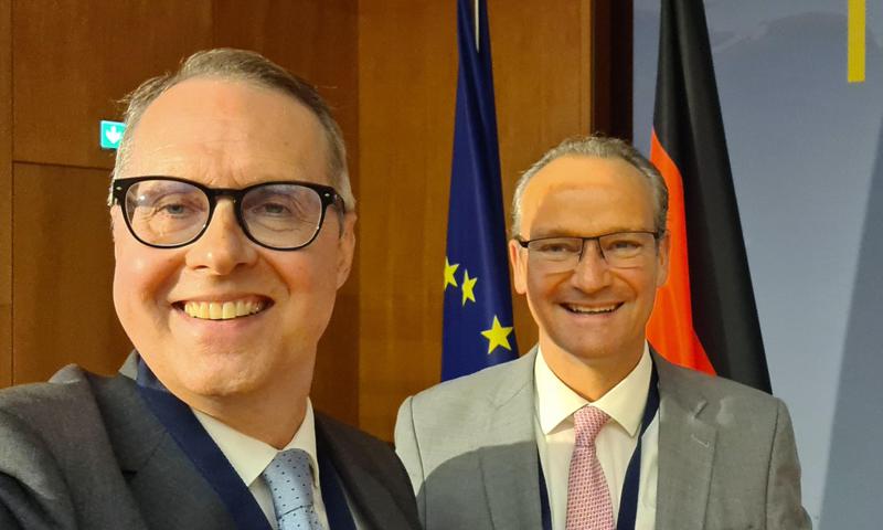 彼得·菲舍尔：德国欧洲国务部长表达了对格鲁吉亚方向的重大担忧——德国拒绝政治暴力，声称否则是不真实的。