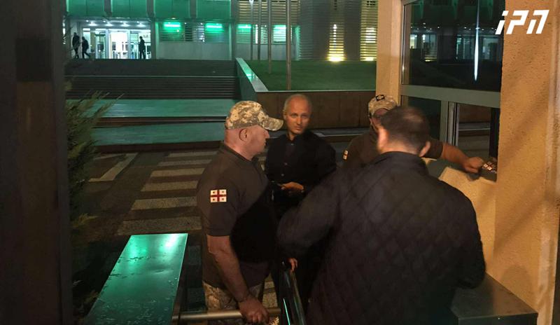 律师被允许进入国家安全局大楼，与被拘留的Levan Khabeishvili。