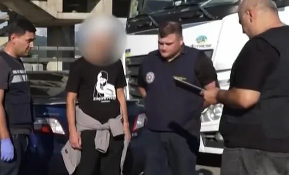 State Security Service: We have detained two citizens of Ukraine – 2.4 kg of explosive substance ‘Hexogen’ was found in their car – 8 mobile phones, a computer, a large amount of cash, SIM cards, and ‘cocaine’ were seized