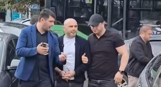 列万·哈贝什维利，“统一民族运动”政治委员会主席，被指控向一名公职人员承诺贿赂以从事非法行为，并公开呼吁推翻国家权威。