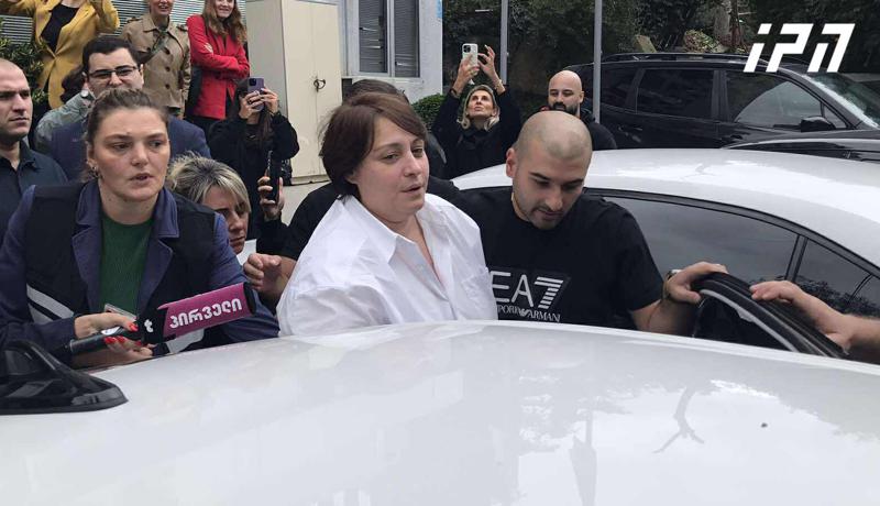 Elene Khoshtaria 正在被转移到 Zahesi 临时拘留隔离所。