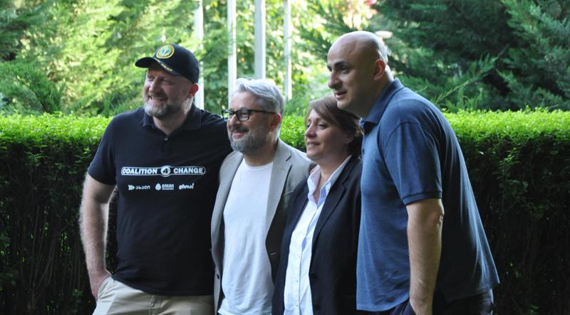 部分反对党今天将举行会议，以达成最终协议。