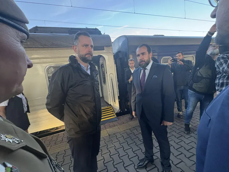 Министр обороны Польши прибыл в Киев