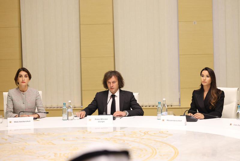 首相：格鲁吉亚和阿拉伯联合酋长国在双边关系中互动非常良好，并有密切的政治和经济合作——我们对在所有领域深化合作感兴趣。