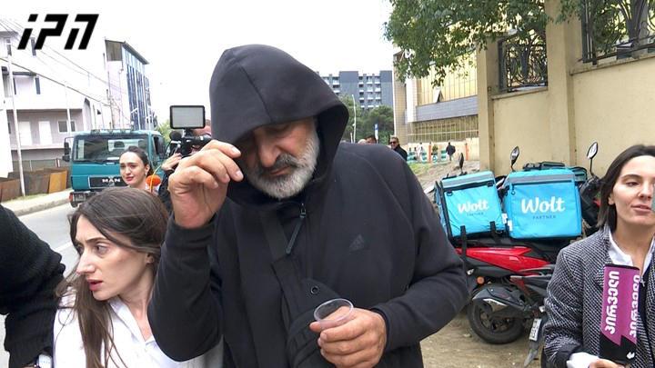 Levan Jangveladze的母系表亲Gia Chaduneli无法完成他的职责；他有34发子弹，却无法向空中开一枪？——他的不作为引起了怀疑。