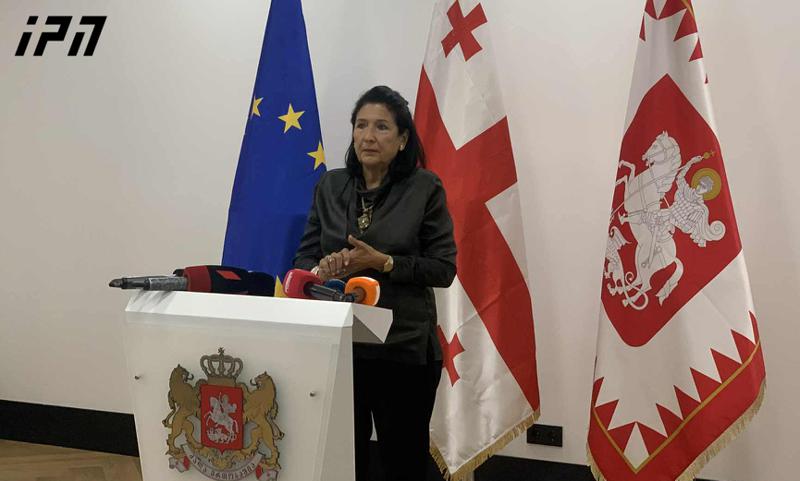 萨洛梅·祖拉比什维利：明天不会有自由的地方选举举行——这将只是一个闹剧，没有任何突破的机会或修复任何事情——我不会去参加选举，而是会参加和平集会。