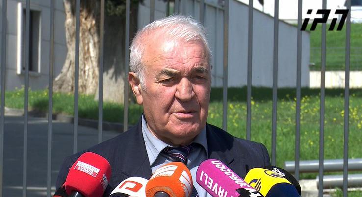 根据Eva Shashviashvili的律师的说法，她在10月4日的集会中被拘留，辩方要求进行精神病评估。