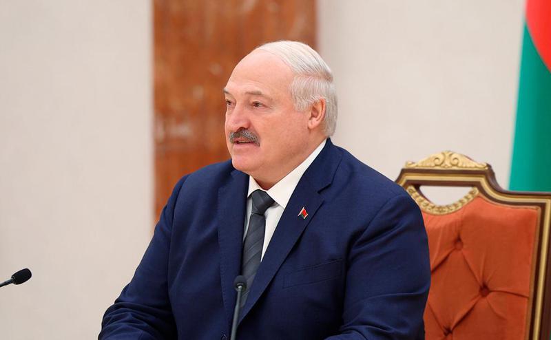 亚历山大·卢卡申科祝贺伊拉克利·科巴希泽在成功的当地选举中。