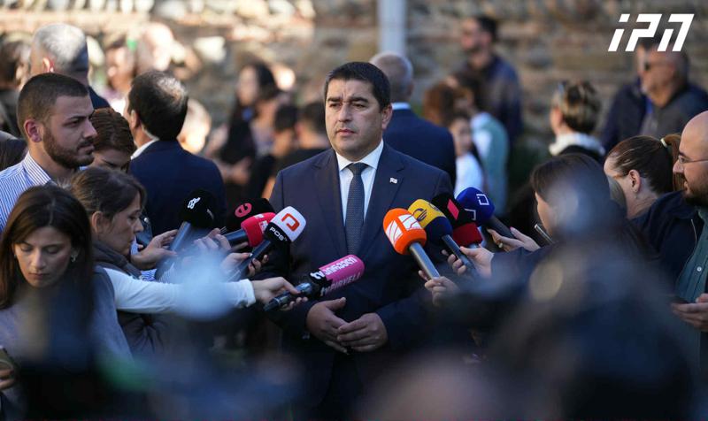 Shalva Papuashvili: “Lelo” 是否打算开除 Aleko Elisashvili？我好奇，“ALDE” 是否应该在其队伍中有恐怖分子，然后再和我们谈论成为一个欧洲政党？