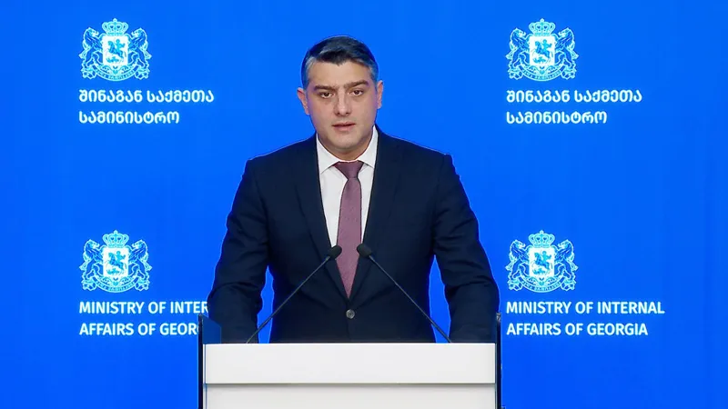 ვაჟა სირაძე დააკავეს რადიკალური ფაშისტური დაჯგუფების 16 წევრი, რომლებიც განსაკუთრებული სისასტიკით ახორციელებდნენ ძალადობას სხვადასხვა ასაკის ადამიანებ...