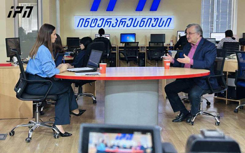 罗曼·戈齐里泽：伊万尼什维利的愿望是让每个人跟随他到坟墓里——他的做法是：我创造了你，我让你致富，我让你掠夺预算，所以你们必须是我的奴隶——如果他们制裁我？让他们制裁你！如果他们杀我？让他们杀你！