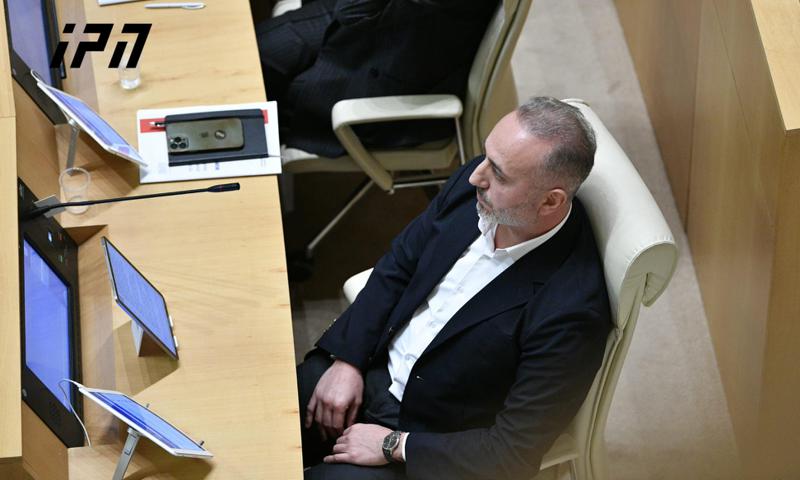 Giorgi Sharashidze 致多数派成员：真相是 苦涩的，你将不得不从我们在议会中听到这个真相——习惯吧，这个议会从今天起将不再是你们的党办公室——在这里，你将听到人民的呼声和我们不同的意见。