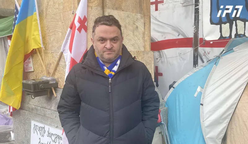 Gedevan Popkhadze, along with several activists, continues a hunger strike - Popkhadze, like the hunger-striking activists, remains in front of Parliament to this day