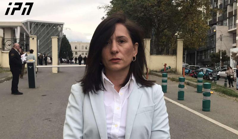 律师：Nino Datashvili的病情非常严重；她无法移动或转动她的脖子和四肢——法院基于检方的意愿允许拘留是不可接受的。