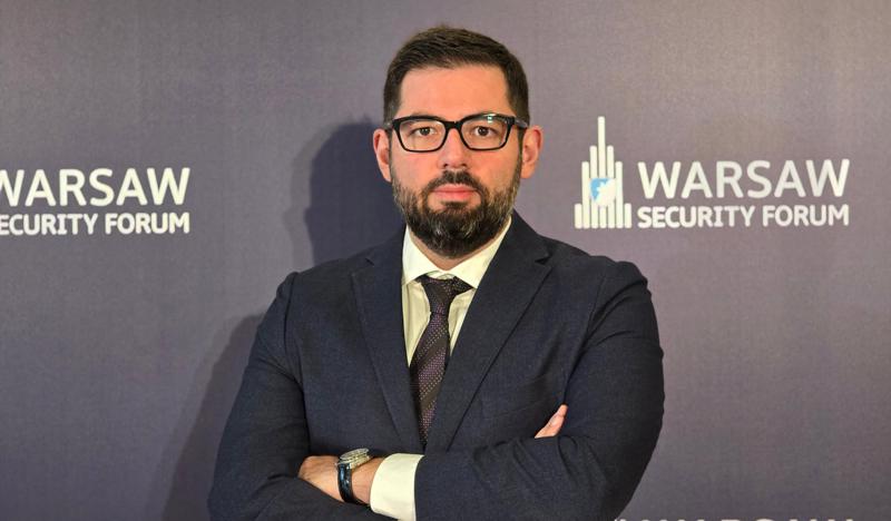 ნიკოლოზ ხატიაშვილი - ემიგრანტებისთვის ამგვარად ხმის უფლების შეზღუდვა, ფაქტობრივად უთანაბრდება ამ უფლების ჩამორთმევას, ეს არის ნაბიჯი, რომელიც აზიანებს დემოკრატიულ პროცესს და ამცირებს ხალხის ჩართულობას ქვეყნის მართვის პროცესში