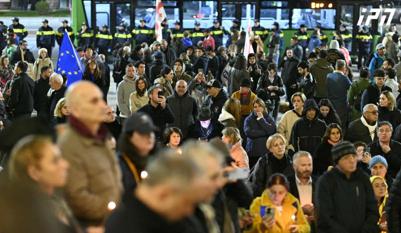 议会批准了引入限制在人行道上举行集会和示威的法案草案。